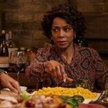 Karen LeBlanc en el '¡Bienvenidos, perras!' de 'Ginny & Georgia'