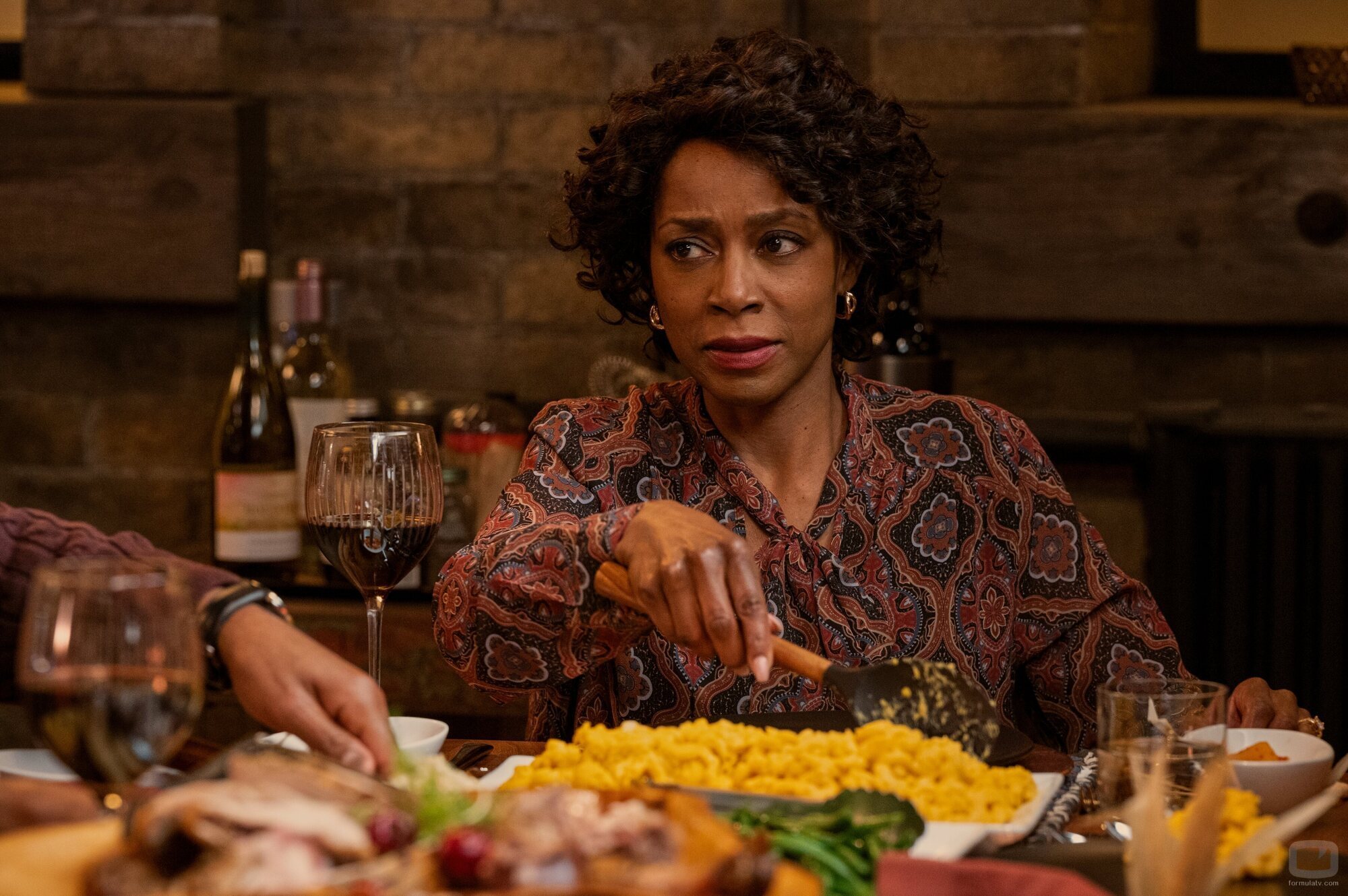 Karen LeBlanc en el '¡Bienvenidos, perras!' de 'Ginny & Georgia'