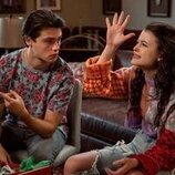 Felix Mallard y Sara Waisglass en 2x03 '¿A qué estás jugando, jovencita?' de 'Ginny y Georgia'