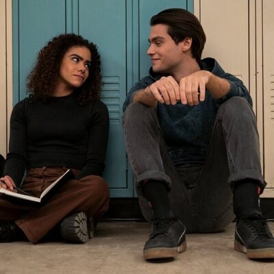 Felix Mallard y Antonia Gentry en el '¿A qué estás jugando, jovencita?' de 'Ginny & Georgia'