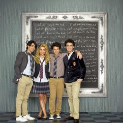 Jonas Brothers y Chelsea Staub