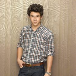 Nick Jonas da vida a Nick Lucas en 'JONAS'