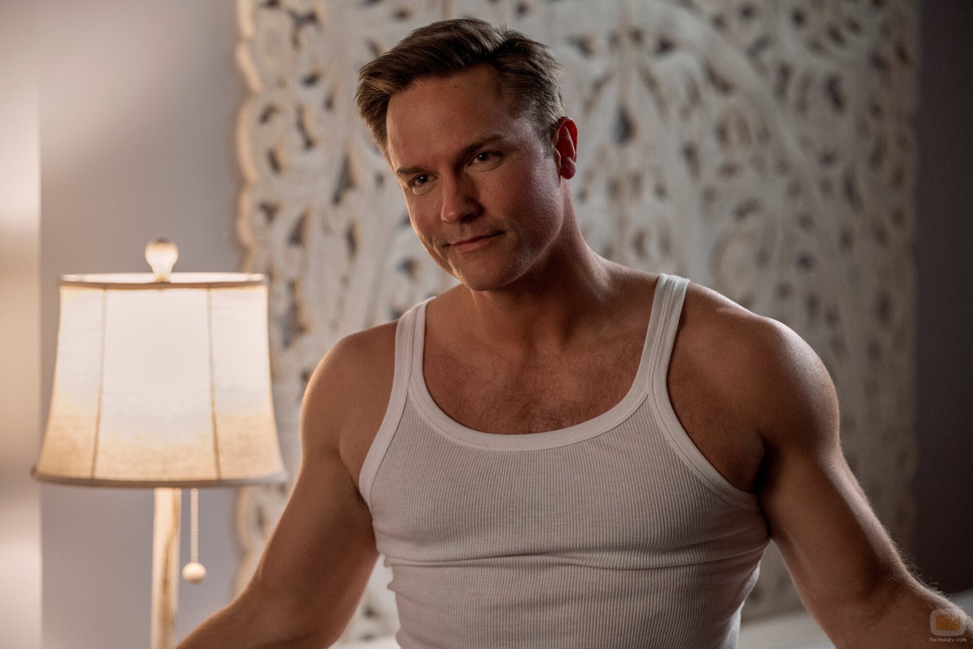 Scott Porter en el 'Los latkes son una pasada' de 'Ginny & Georgia'