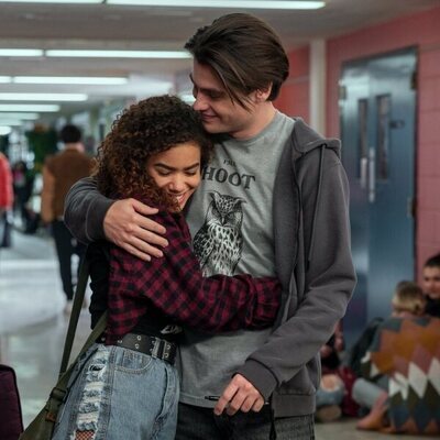 Felix Mallard y Antonia Gentry en el 2x05 de 'Ginny y Georgia'