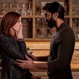 Foto de Raymond Ablack y Sabrina Grdevich en la temporada 2 y el capítulo 05 de 'Ginny y Georgia'