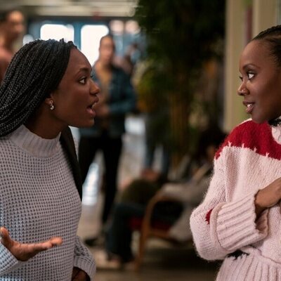 Tameka Griffiths en 2x06 'Una muy feliz y especial Navidad al estilo de Ginny y Georgia' de 'Ginny y Georgia'