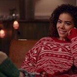 Escena de Antonia Gentry en 2x06 titulado 'Una muy feliz y especial Navidad al estilo de Ginny y Georgia' de 'Ginny y Georgia'