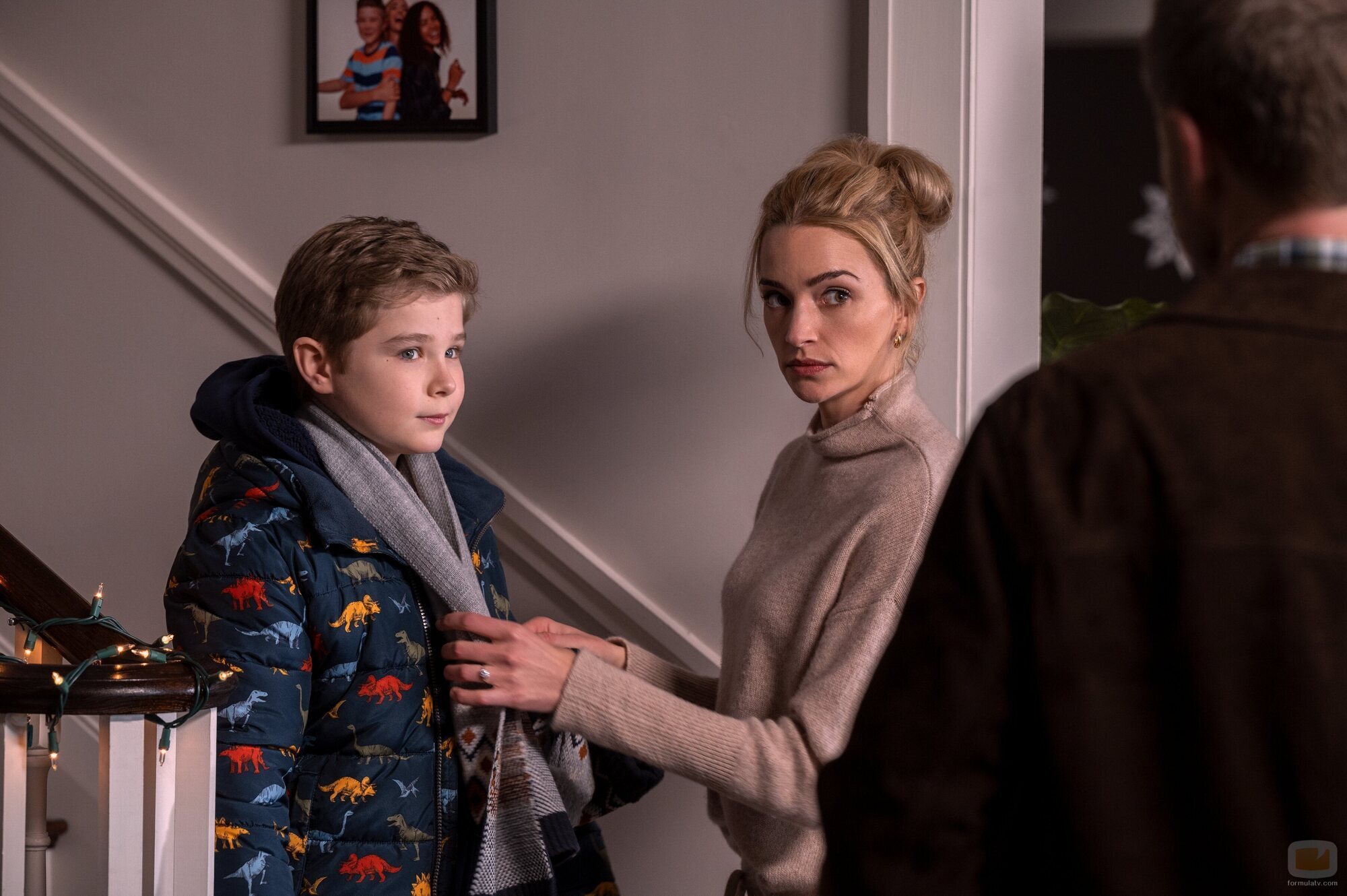 Brianne Howey y Diesel La Torraca en el 2x06 de 'Ginny y Georgia'