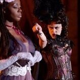 Sara Waisglass y Tameka Griffiths en el 2x08 de 'Ginny & Georgia'