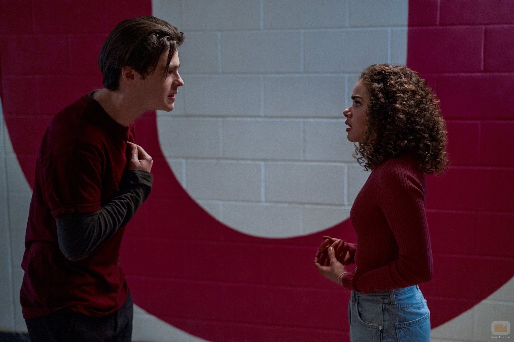 Felix Mallard y Antonia Gentry en el 2x08 de 'Ginny & Georgia'