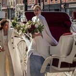 Brianne Howey y Antonia Gentry en 'Yo no soy Cenicienta' de 'Ginny y Georgia'