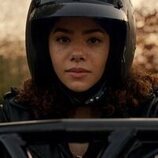 Still de Antonia Gentry en 3x01 'No da ni para un pódcast' de 'Ginny y Georgia'