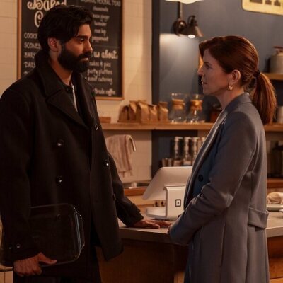 Raymond Ablack y Sabrina Grdevich en 'Que ya lo sé, joder' de 'Ginny y Georgia'