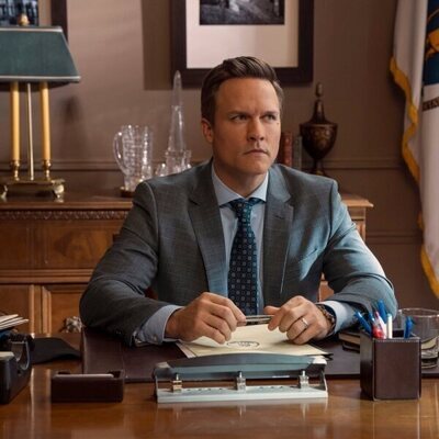 Scott Porter en 3x02 'Que ya lo sé, joder' de 'Ginny y Georgia'