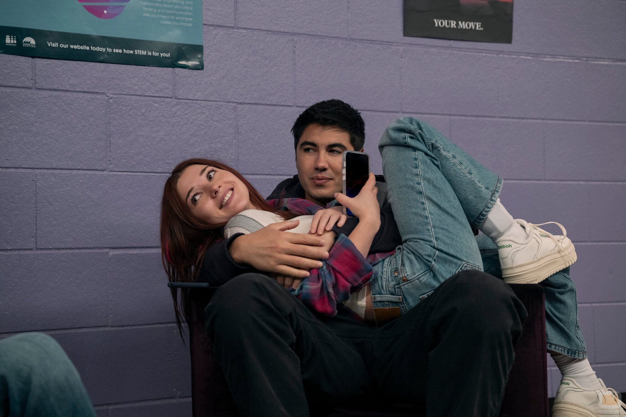 Katie Douglas y Damian Romeo en el 3x02 de 'Ginny y Georgia'