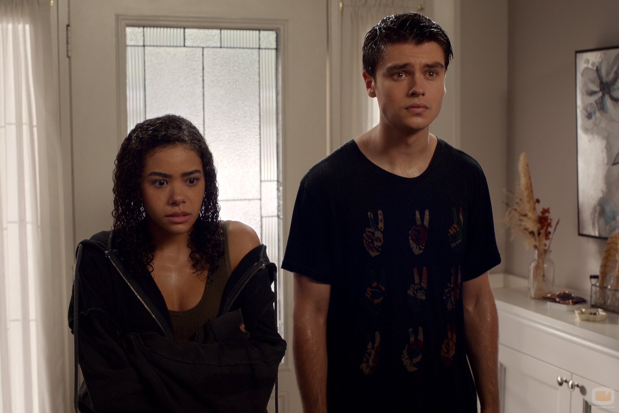 Felix Mallard y Antonia Gentry en el 3x07 de 'Ginny y Georgia'