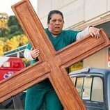 Kaliko Kauahi en Capítulo 3 titulado 'Cosas raras que no tienen explicación' de 'St. Denis Medical'