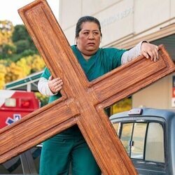 Kaliko Kauahi en Capítulo 3 titulado 'Cosas raras que no tienen explicación' de 'St. Denis Medical'