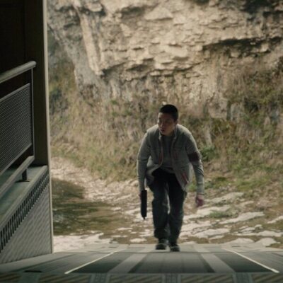 Sabrina Wu en 1x04 titulado 'Protocolo de velocidad de escape' de 'Matabot'