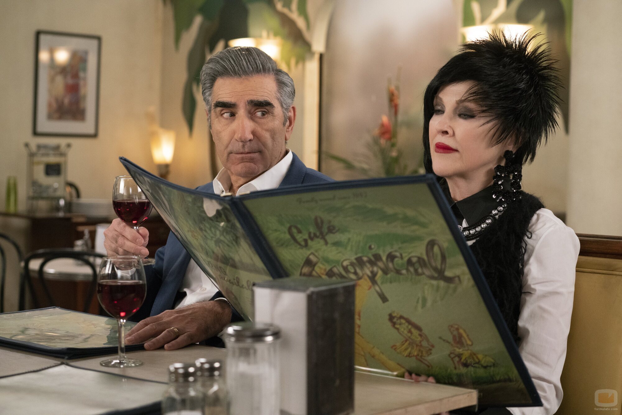 Eugene Levy y Catherine O'Hara en 'Cartas de amor' de 'Schitt's Creek'