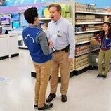 Mark McKinney en 3x03 'Contrataciones a tiempo parcial' de 'Superstore'