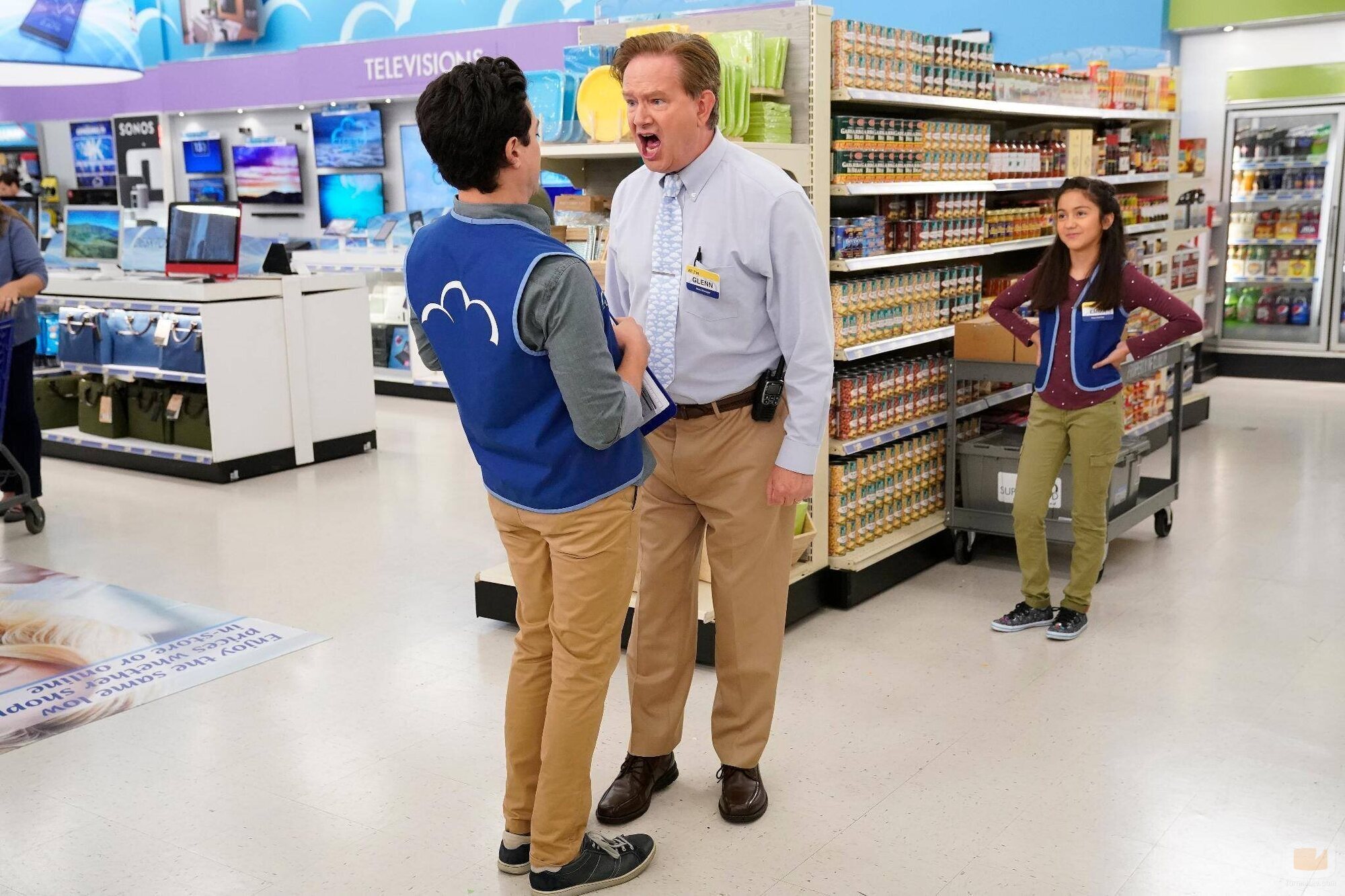 Mark McKinney en 3x03 'Contrataciones a tiempo parcial' de 'Superstore'