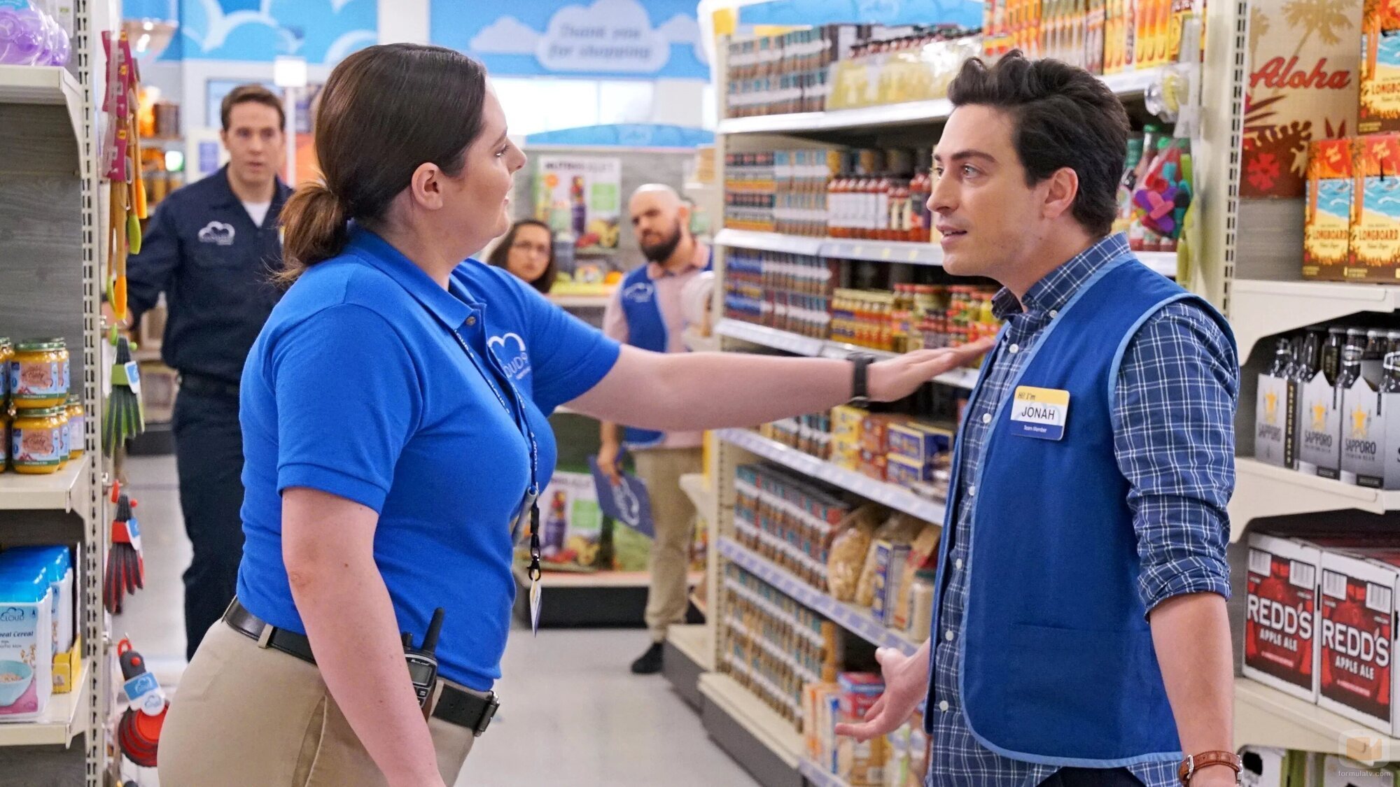Lauren Ash y Ben Feldman en 'Intimidación en el Trabajo' de 'Superstore'
