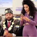 America Ferrera y Colton Dunn en el 3x05 de 'Superstore'