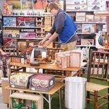 America Ferrera y Lauren Ash en Capítulo 6 titulado 'Fondo de Salud' de 'Superstore'