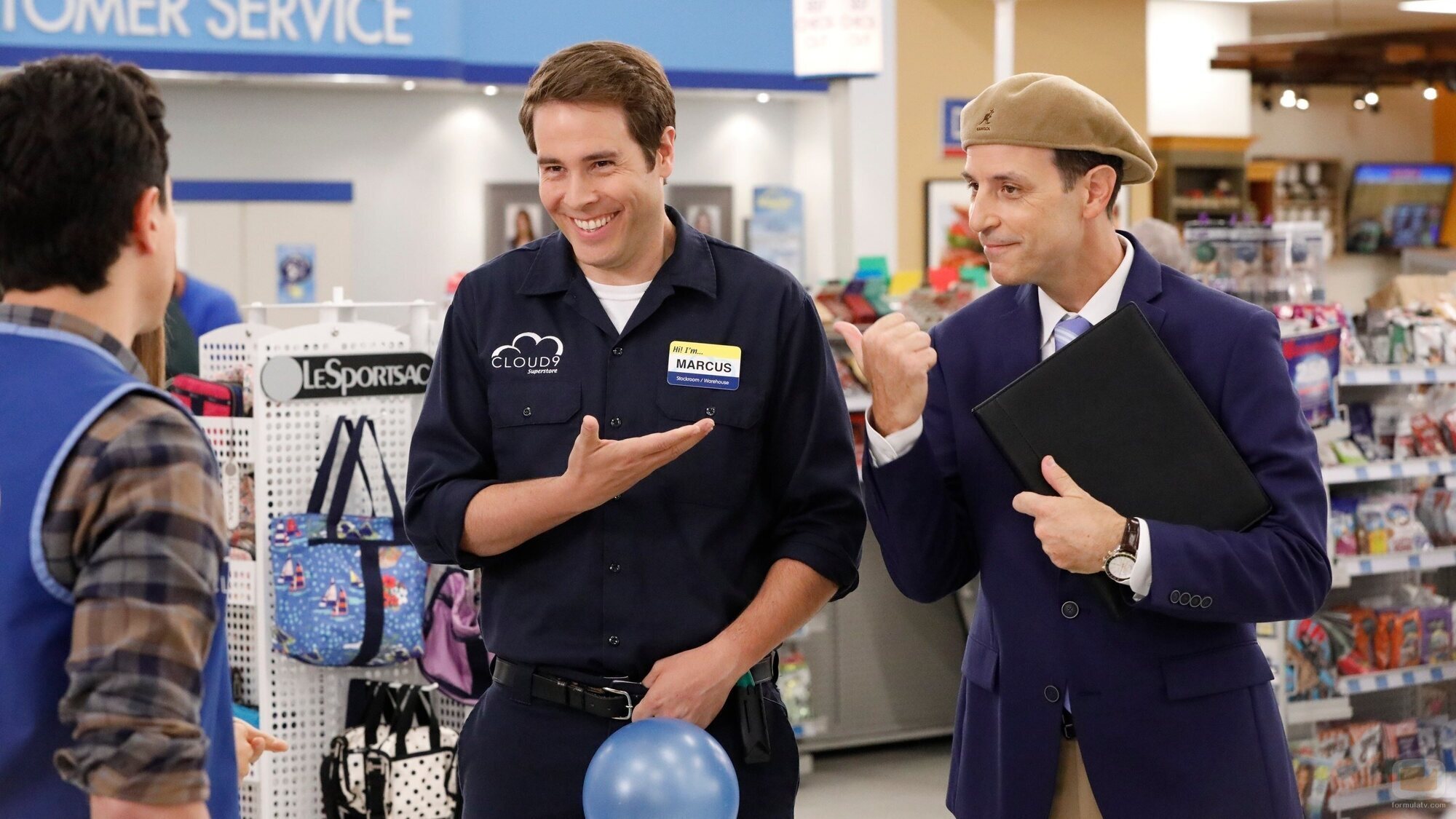 Jon Barinholtz y Michael Bunin en 'Tienda de Alto Volumen' de 'Superstore'