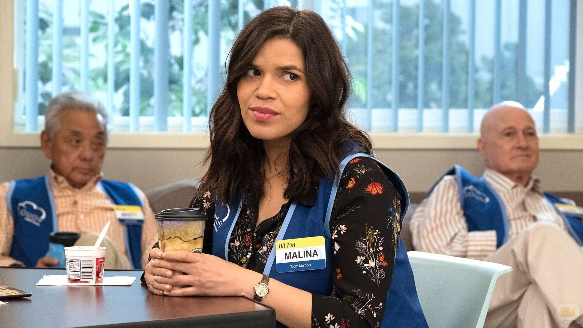 America Ferrera en 3x21 'Consecuencias' de 'Superstore'
