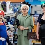 Capítulo 4 titulado 'Concurso de disfraces' de 'Superstore'