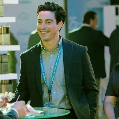 America Ferrera y Ben Feldman en el 4x08 de 'Superstore'