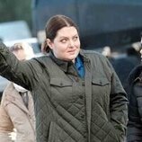 America Ferrera y Lauren Ash en 4x11 titulado 'El reto de los pasos' de 'Superstore'