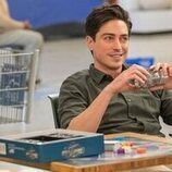 Ben Feldman en la temporada 4 y el capítulo 12 de 'Superstore'