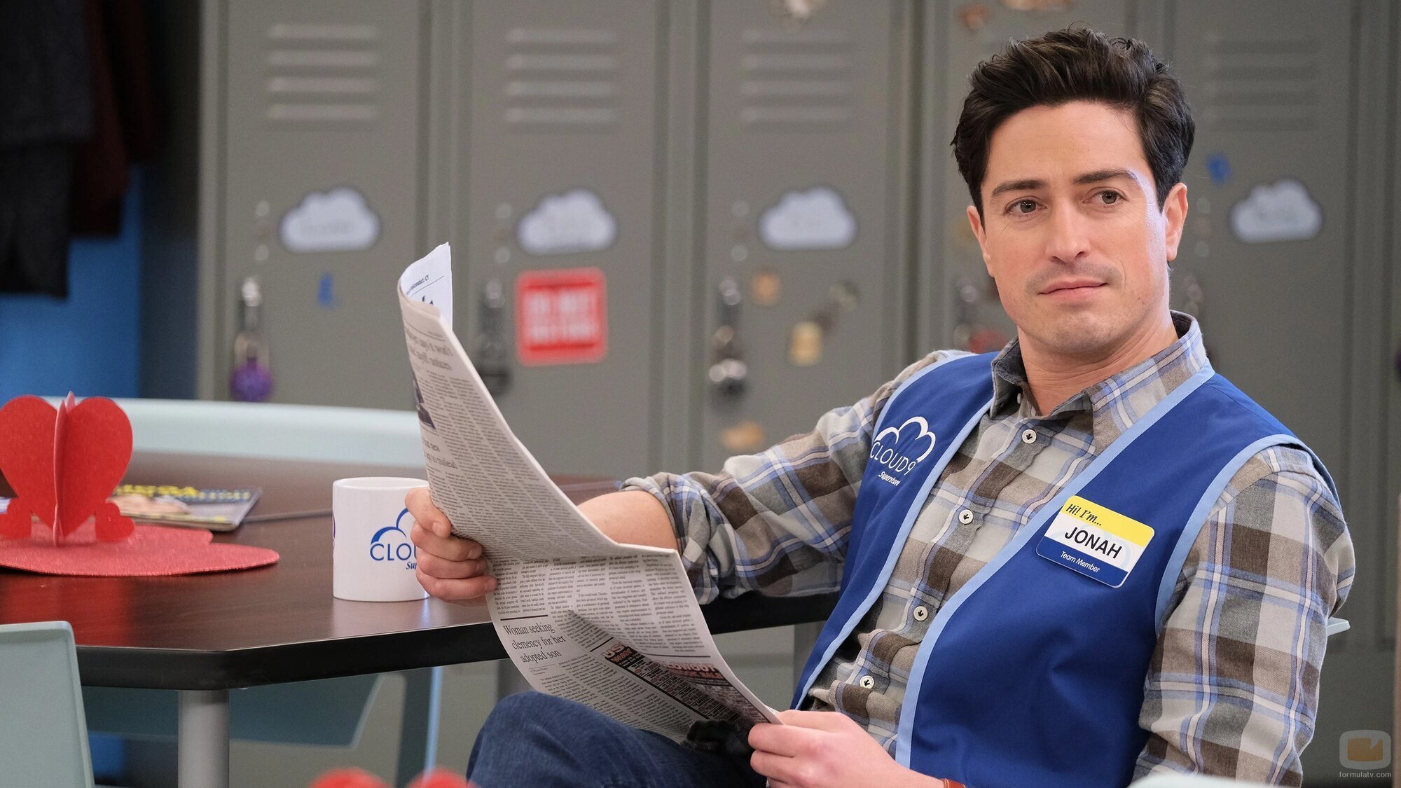 Ben Feldman en el 4x13 de 'Superstore'