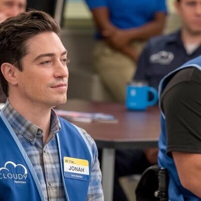 Ben Feldman y Colton Dunn en 4x15 titulado 'El sueldo' de 'Superstore'