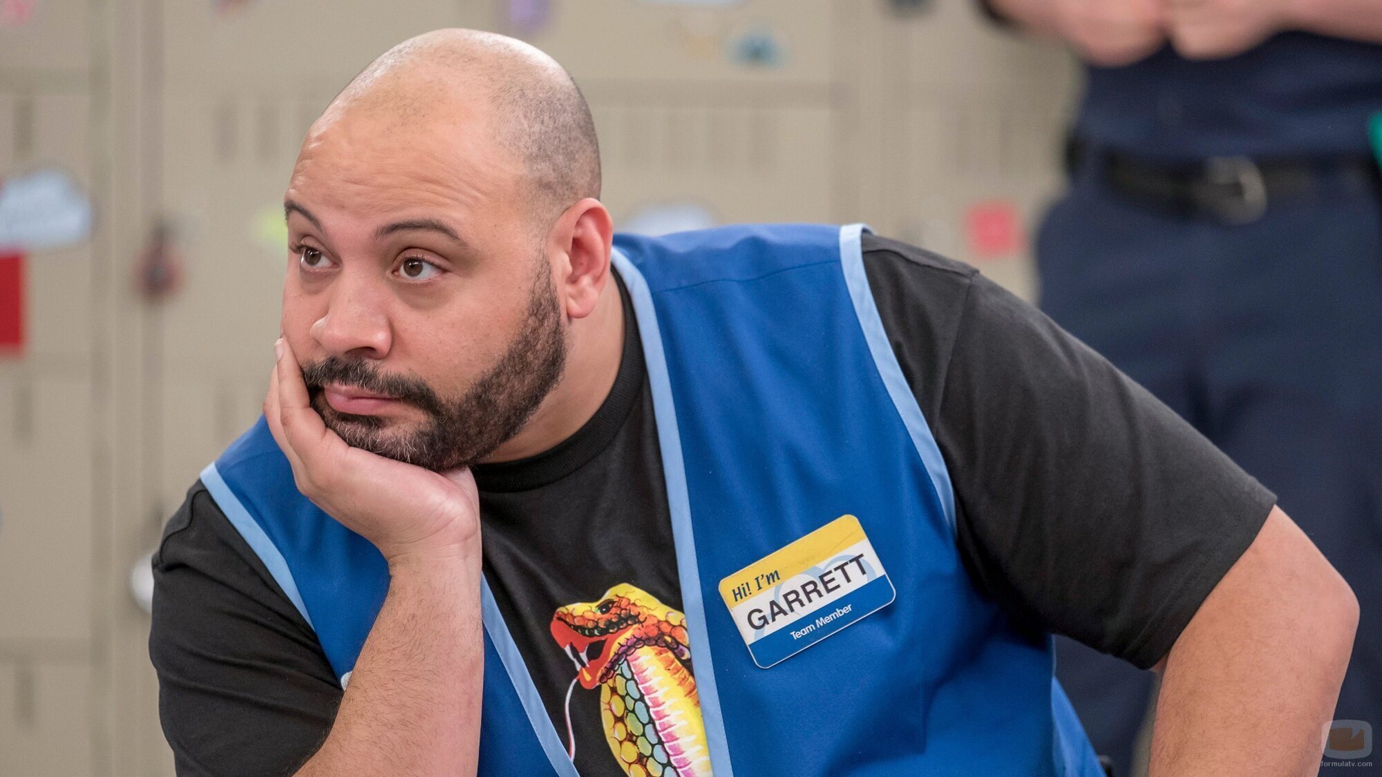 Colton Dunn en 'El sueldo' de 'Superstore'