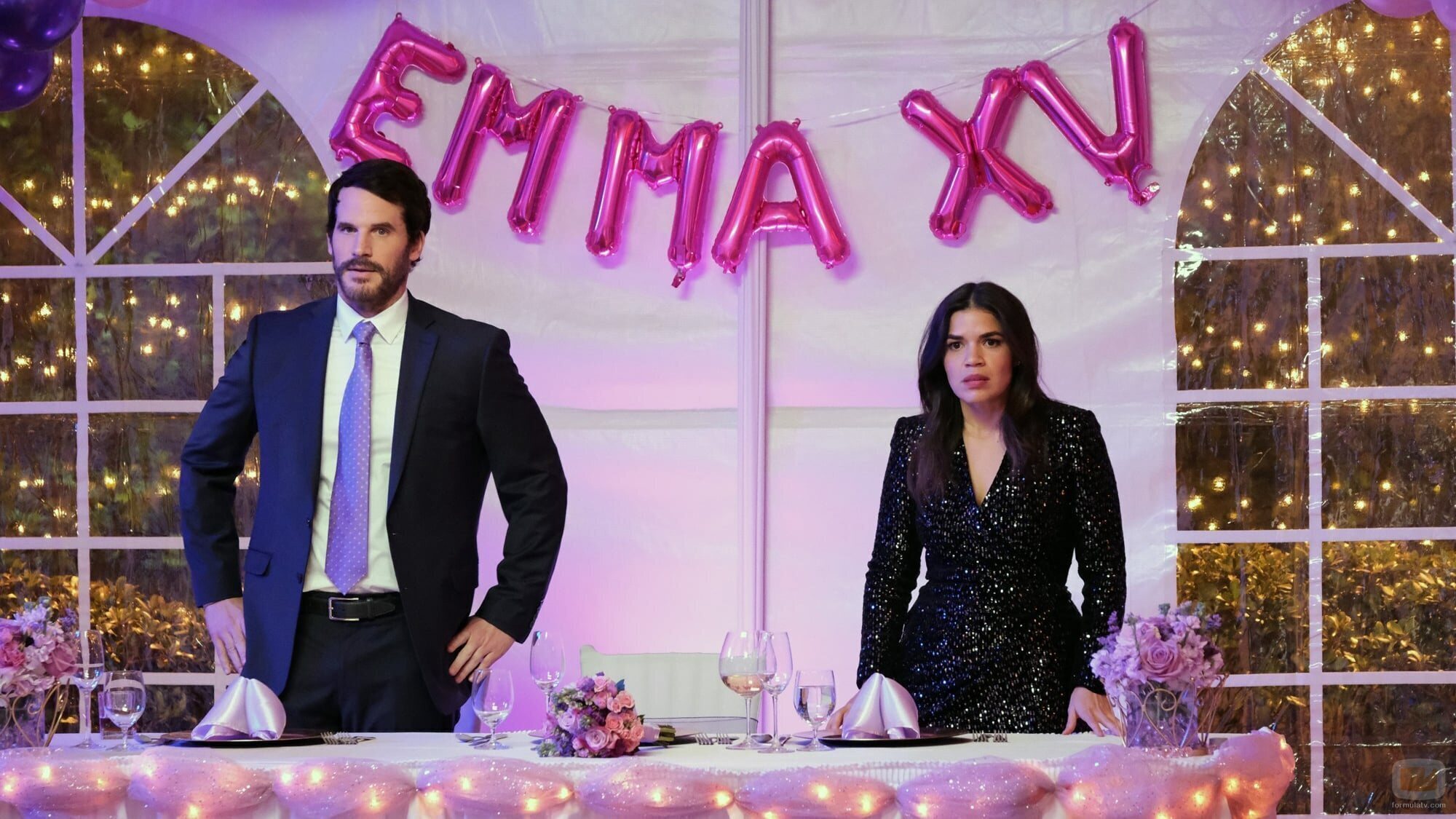 America Ferrera y Ryan Gaul en el 4x17 de 'Superstore'