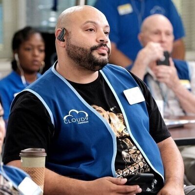 Colton Dunn en 5x03 'Contratación forzada' de 'Superstore'