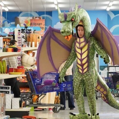Jon Barinholtz en 5x06 titulado 'Truco o trato' de 'Superstore'