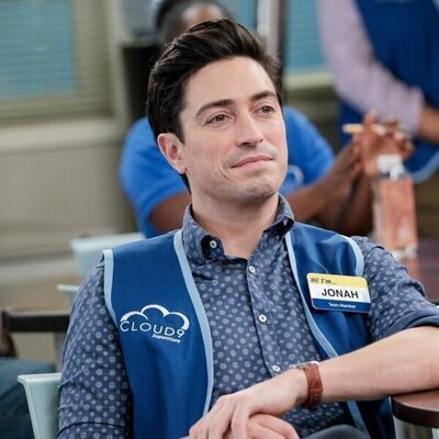 Ben Feldman en Capítulo 7 titulado 'Rehabilitación de cleptómanos' de 'Superstore'