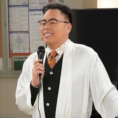 Nico Santos en Capítulo 13 titulado 'Favoritismo' de 'Superstore'