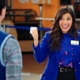 America Ferrera en la temporada 6 y el capítulo 01 de 'Superstore'