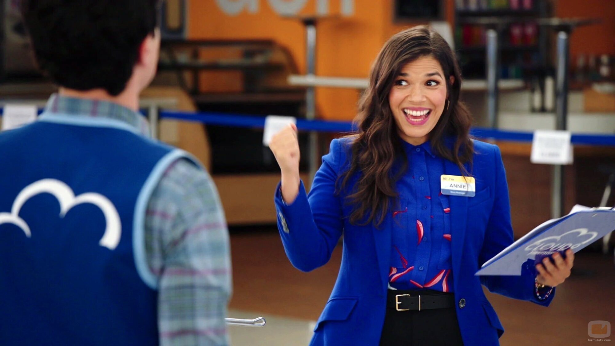 America Ferrera en la temporada 6 y el capítulo 01 de 'Superstore'