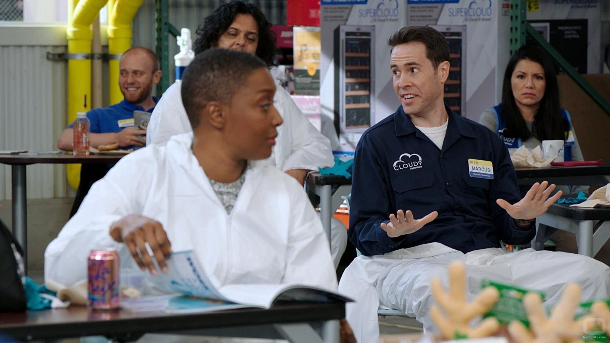 Jon Barinholtz en la temporada 6 y el capítulo 11 de 'Superstore'