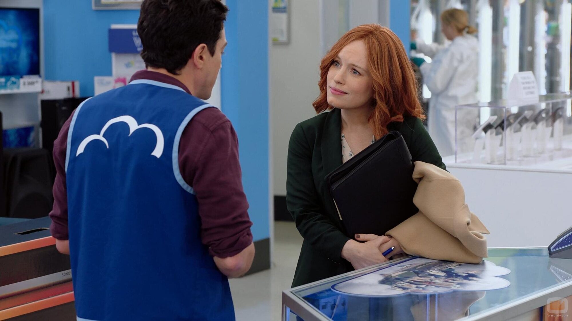 Maria Thayer en el 6x11 de 'Superstore'
