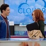 Ben Feldman y Maria Thayer en 6x11 'Limpieza profunda' de 'Superstore'
