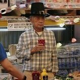 Jon Miyahara en 6x11 titulado 'Limpieza profunda' de 'Superstore'