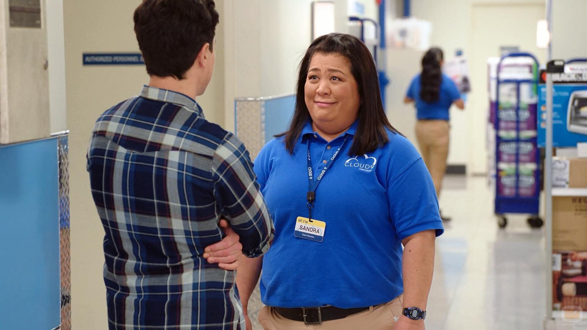 Kaliko Kauahi en el 6x13 de 'Superstore'
